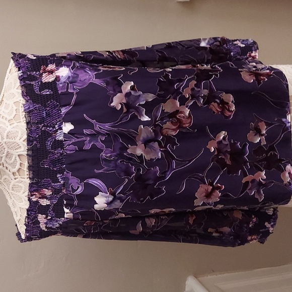 WHITE HOUSE BLACK MARKET M Purple Floral Burnout Silk Blend Off-the-Shoulder Top - Picture 3 of 12